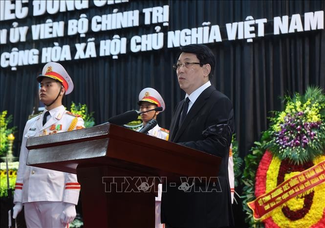 Ủy vi&ecirc;n Bộ Ch&iacute;nh trị, Chủ tịch nước Lương Cường, Trưởng Ban Lễ tang đọc Lời điếu. Ảnh: TTXVN