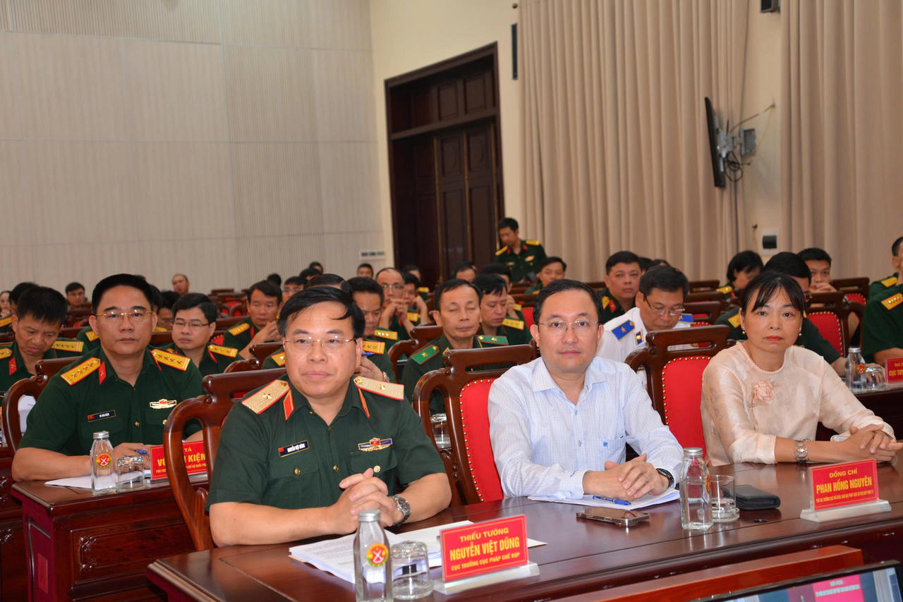 Phấn đấu mỗi cán bộ, chiến sĩ Quân đội là một Báo cáo viên, tuyên truyền viên pháp luật